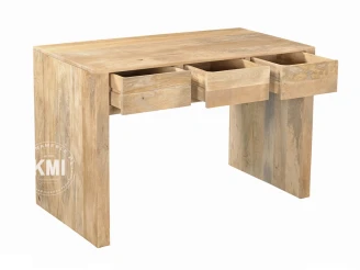 meble z drewna mango : proste biurko w stylu nowoczesnym do gabinetu.