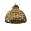 mała lampa sufitowa z liści bananowca i drewna boho