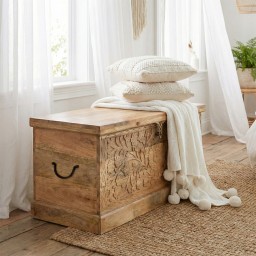 Orientalna skrzynia rzeźbiona Eila | meble indyjskie z drewna mango