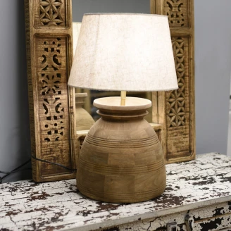 drewniana lampa stołowa rustykalna