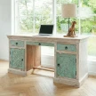 meble orientalne biurko drewniane turkusowe rzeźbione w jasnym gabinecie boho