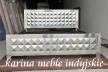 geometryczny zagłówek łóżka wzór diamentowy 3D srebrny metal na drewnie