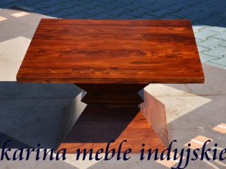 Stolik pomocniczy drewniany – styl kolonialny