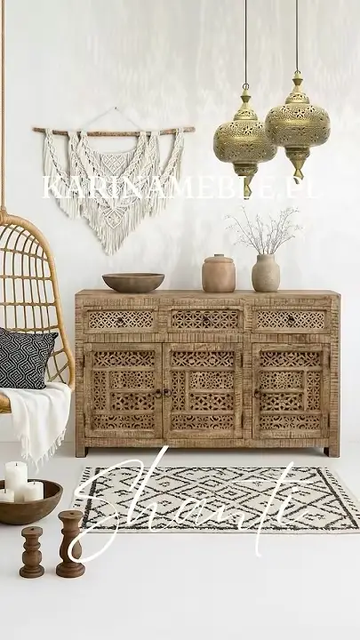 Prezentacja wideo: Komoda Shanti rzeźbiona ręcznie z litego drewna mango i patynowana