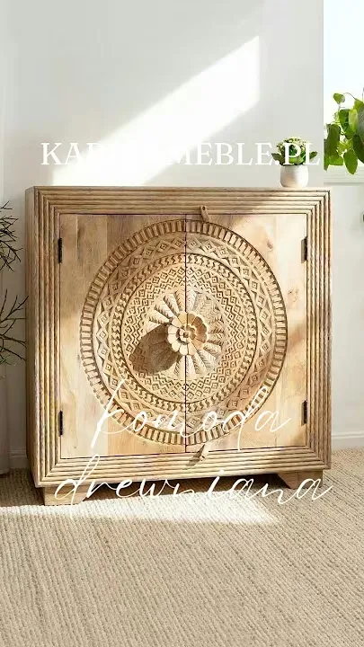 Prezentacja wideo: Orientalna komoda Mandala z drewna mango 90 cm w kolorze naturalnym – Meble Indyjskie